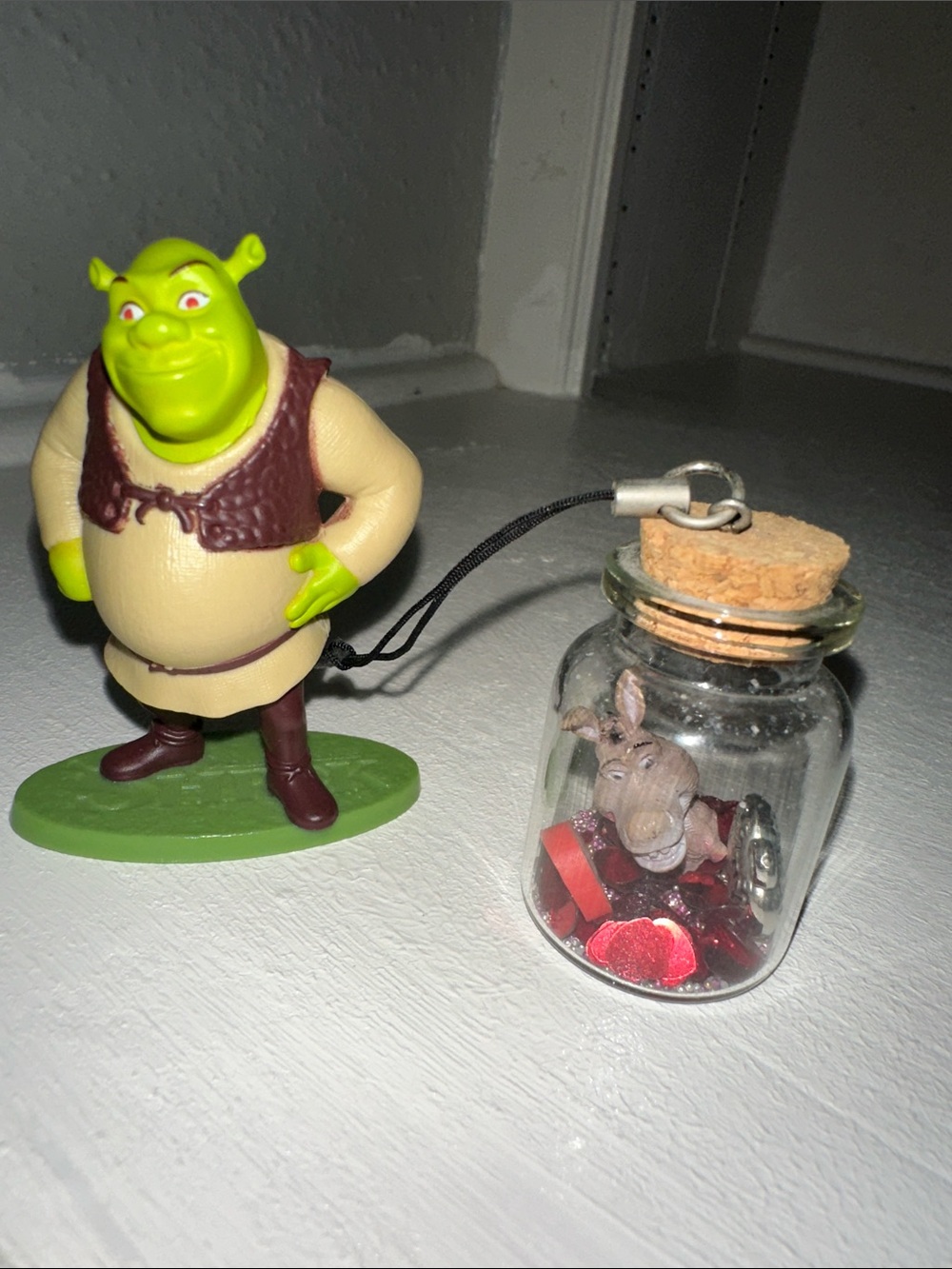 Shrek Figure with Donkey-in-Jar Charm - Green & Cream